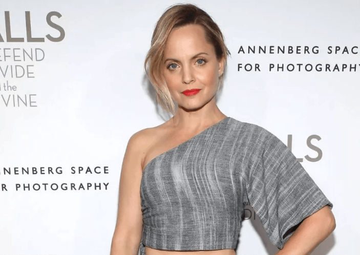 Mena Suvari Net Worth